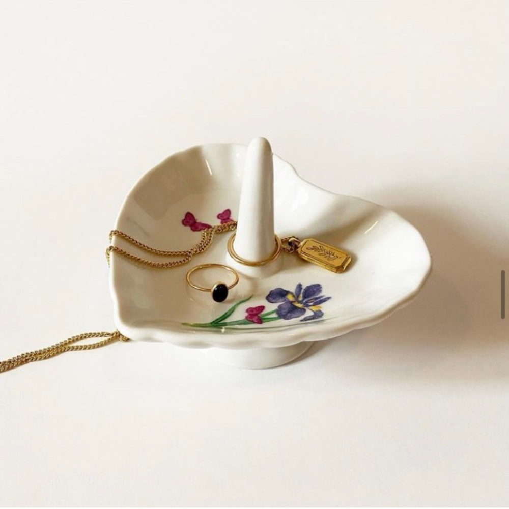 Vintage Heart Shaped Ring Holder